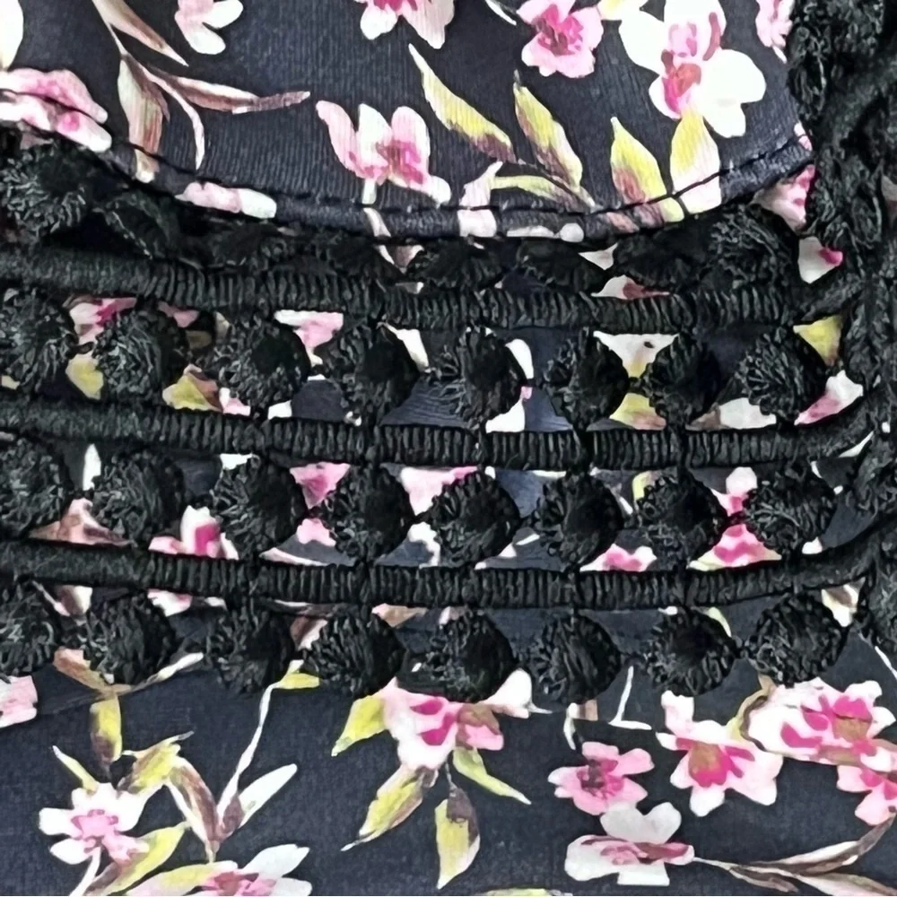 Kona Sol floral ruffle top swimsuit. Convertible removable straps, large.